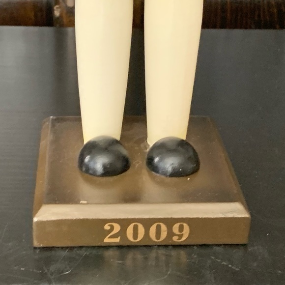 Vintage 2009 Uncle Sam Nutcracker with American Flag - Picture 6 of 16